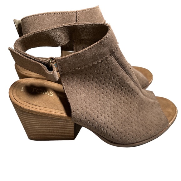 Toms Shoes - Toms Grenada Taupe Grey Suede Sandal Heels Women’s Size 9